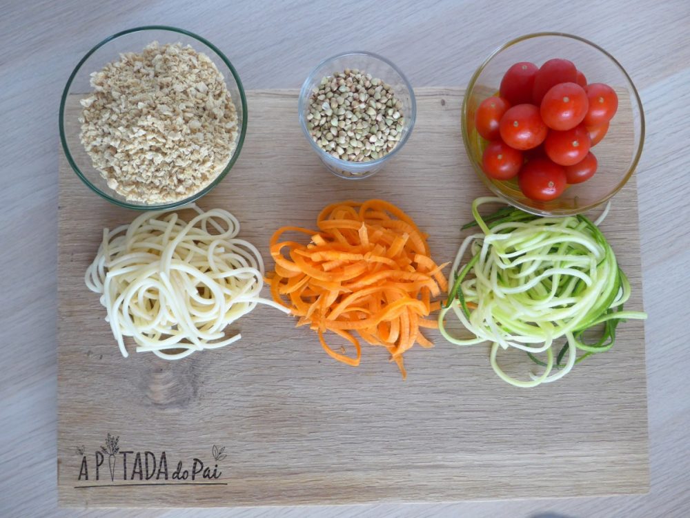 Esparguete à bolonhesa (Vegan e com noodles de vegetais)