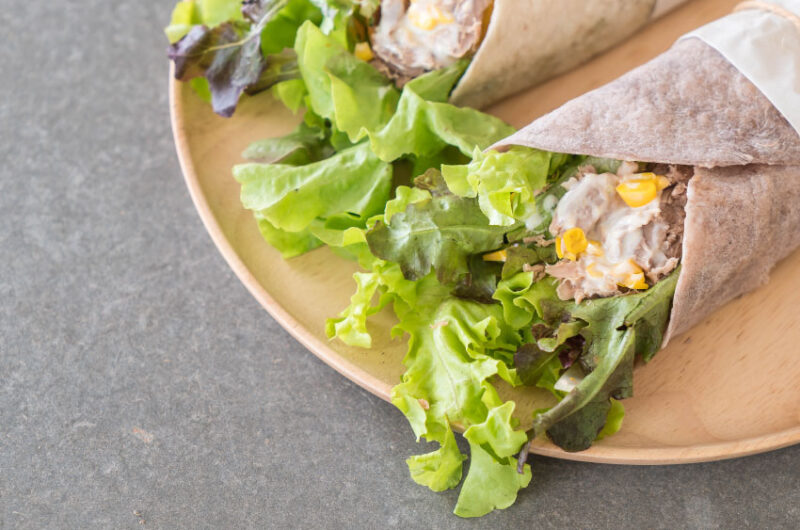 wrap de atum com hummus