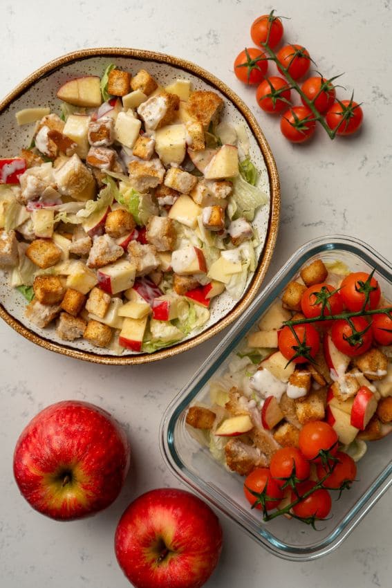 Marmita crocante com salada fresca e panados